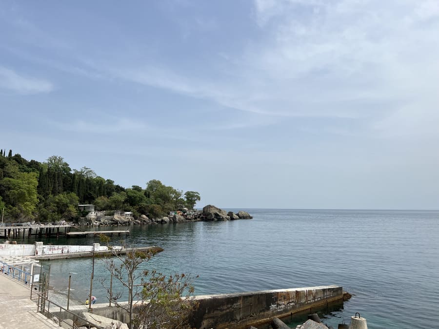пляж в алупке